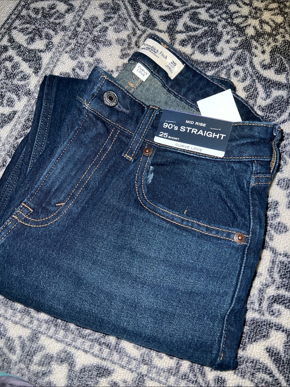 Abercrombie & Fitch Mid Rise 90s Straight Jeans
